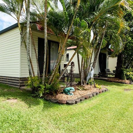 Sarina Palms Caravan And Cabins Village Exterior foto